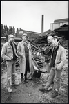 402873 Afbeelding van enkele oud-werknemers van de N.V. Nederlandse Staalgieterij v/h J.M. de Muinck Keizer (DEMKA), ...